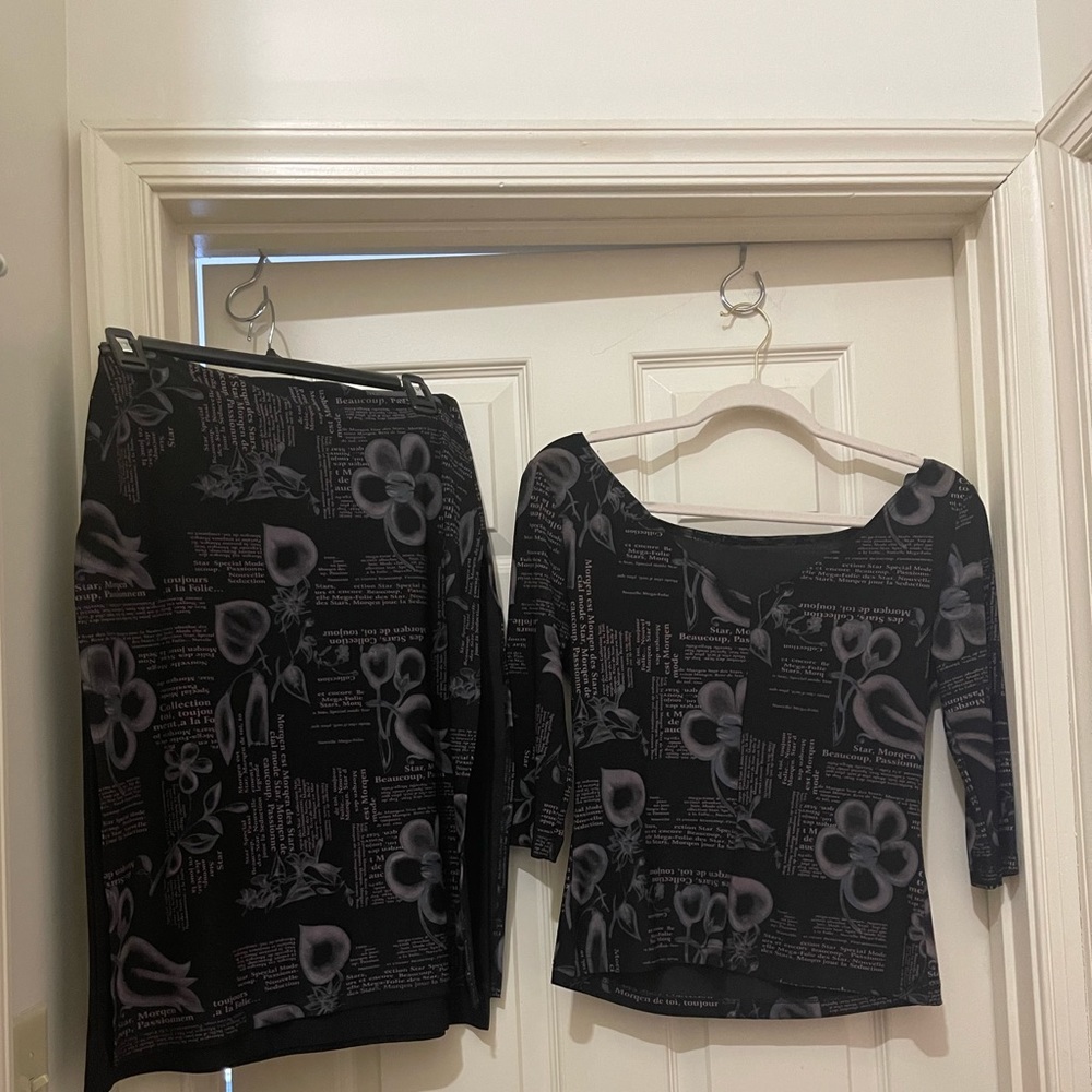 Gantos Black/Greyish French Lettering/Words Top and Skirt - View video and pics